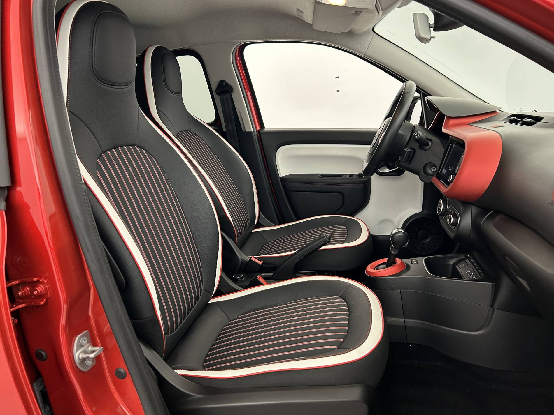 Vente en ligne Renault Twingo Electrique Twingo III E-Tech au prix de 12 850 €