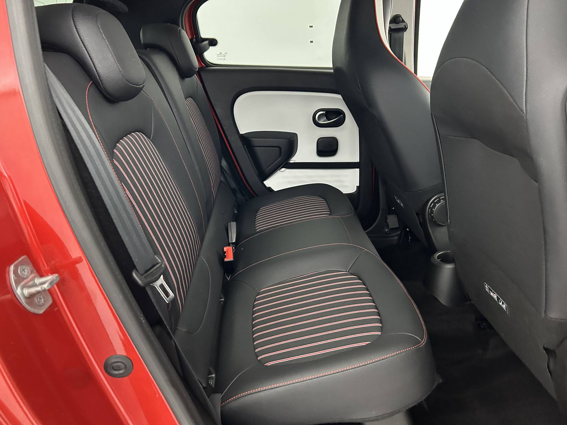 Vente en ligne Renault Twingo Electrique Twingo III E-Tech au prix de 12 850 €