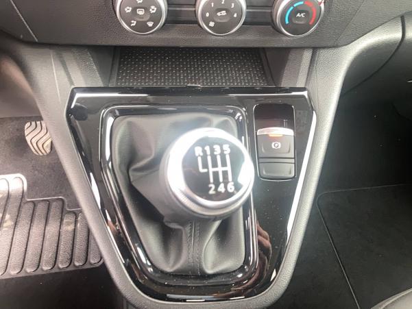 Vente en ligne Renault Kangoo  Blue dCi 95 au prix de 26 790 €