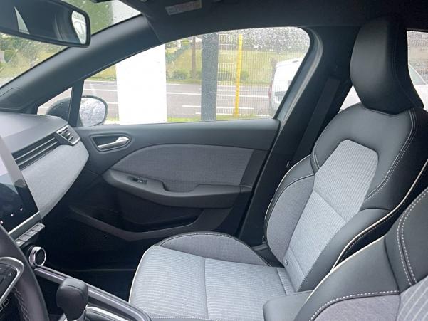 Vente en ligne Renault Clio 5 Clio E-Tech full hybrid 145 au prix de 23 490 €