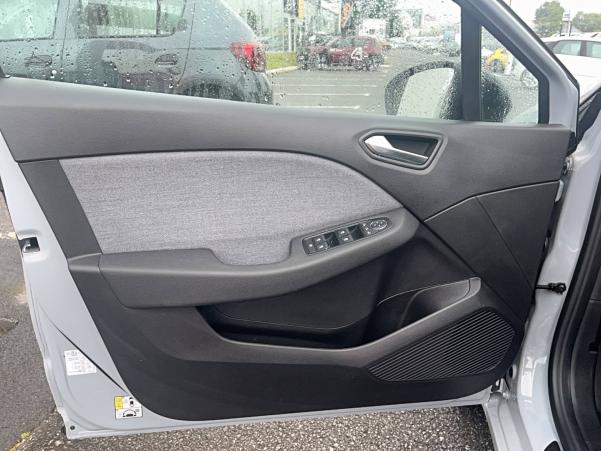 Vente en ligne Renault Clio 5 Clio E-Tech full hybrid 145 au prix de 23 490 €