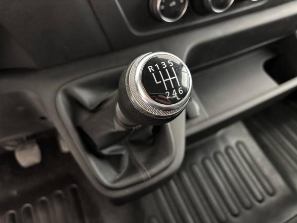 Vente en ligne Renault Master 3 Châssis Cabine MASTER BENNE PROPULSION RJ 3T5 L2 DCI 130  au prix de 26 900 €