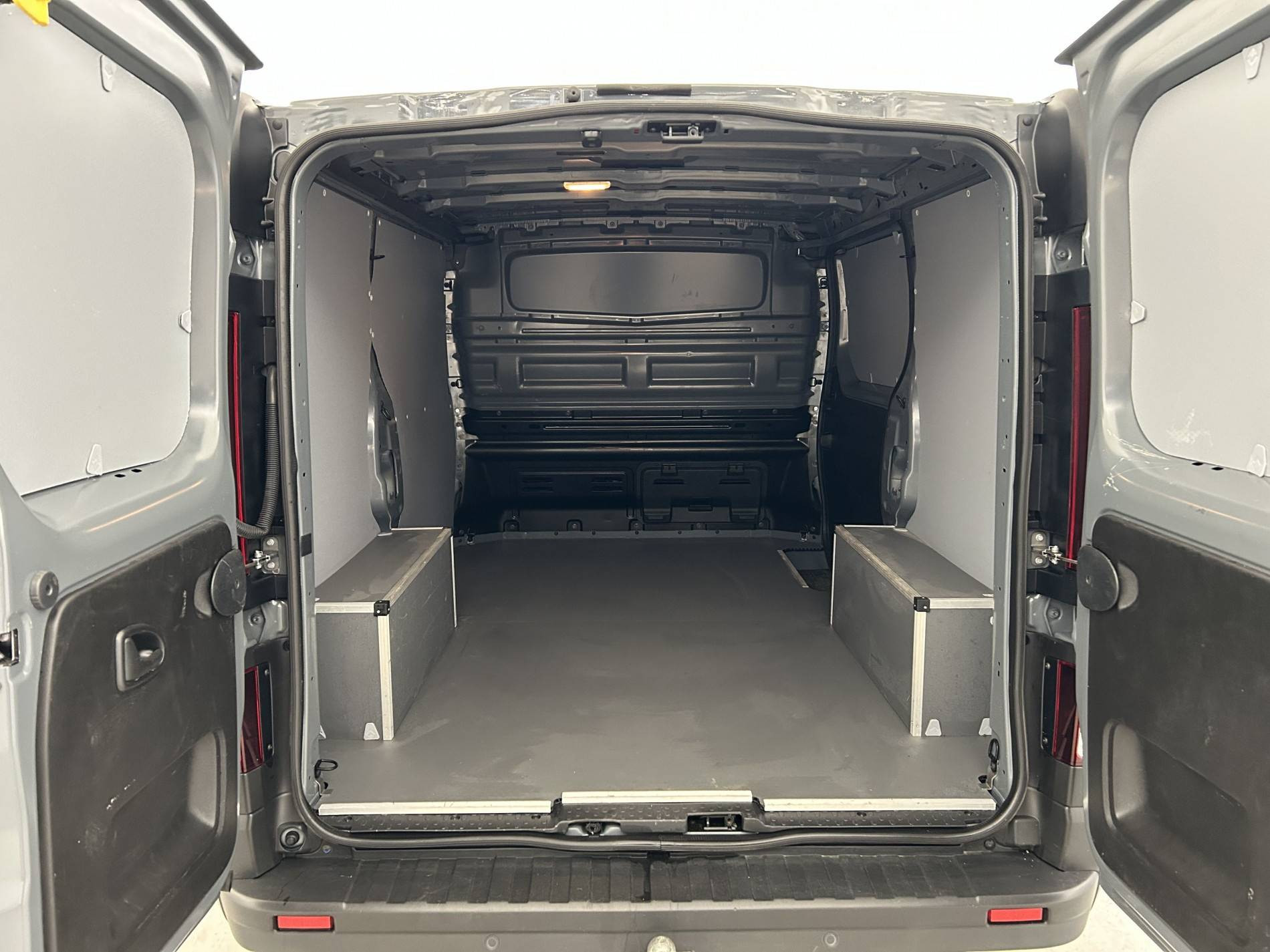 Vente en ligne Renault Trafic 3 Fourgon TRAFIC FGN L1H1 2800 KG BLUE DCI 150 EDC au prix de 27 990 €