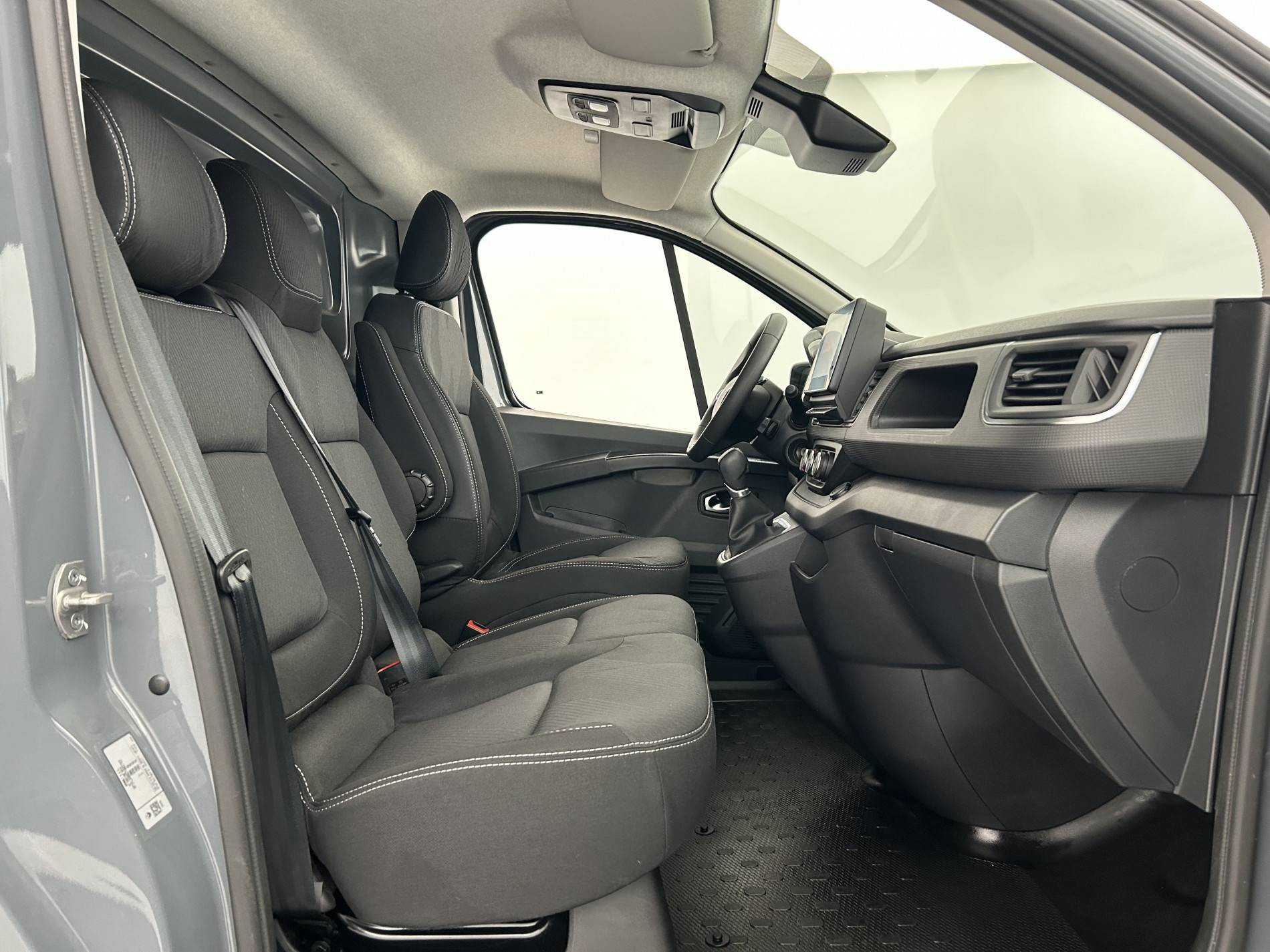 Vente en ligne Renault Trafic 3 Fourgon TRAFIC FGN L1H1 2800 KG BLUE DCI 150 EDC au prix de 27 990 €