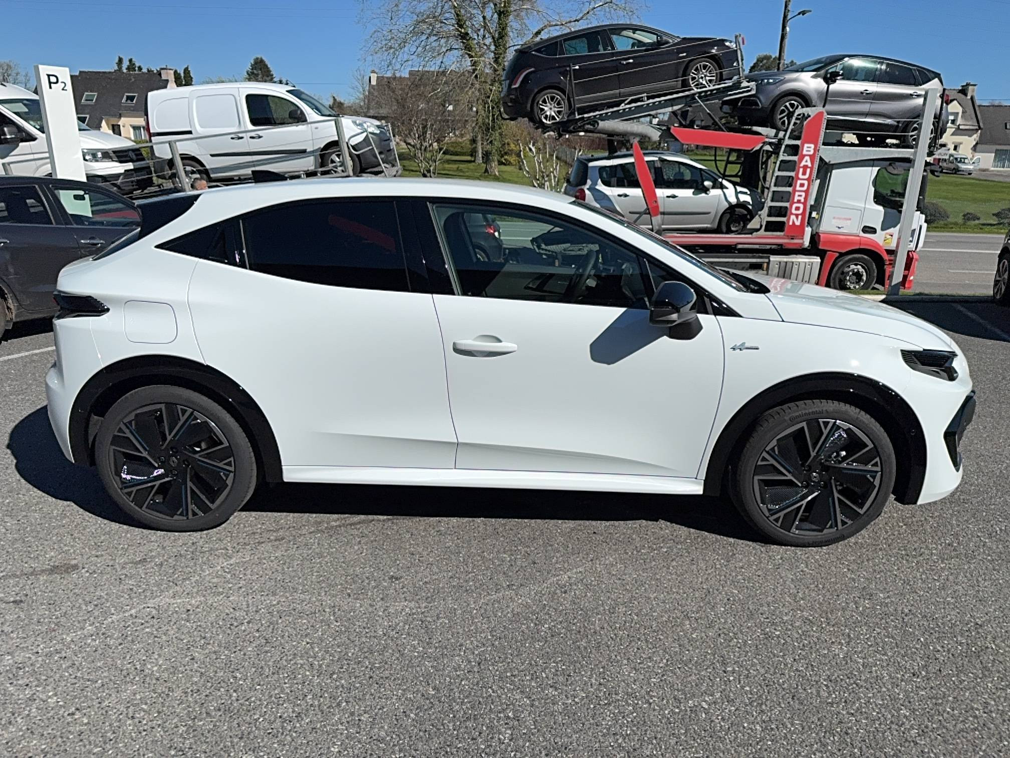 Vente en ligne Renault Clio 6 Clio E-Tech full hybrid 160 ch au prix de 30 800 €