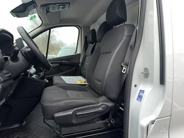 Vente en ligne Renault Trafic 3 Fourgon TRAFIC FGN L2H2 3000 KG BLUE DCI 150 au prix de 27 500 €