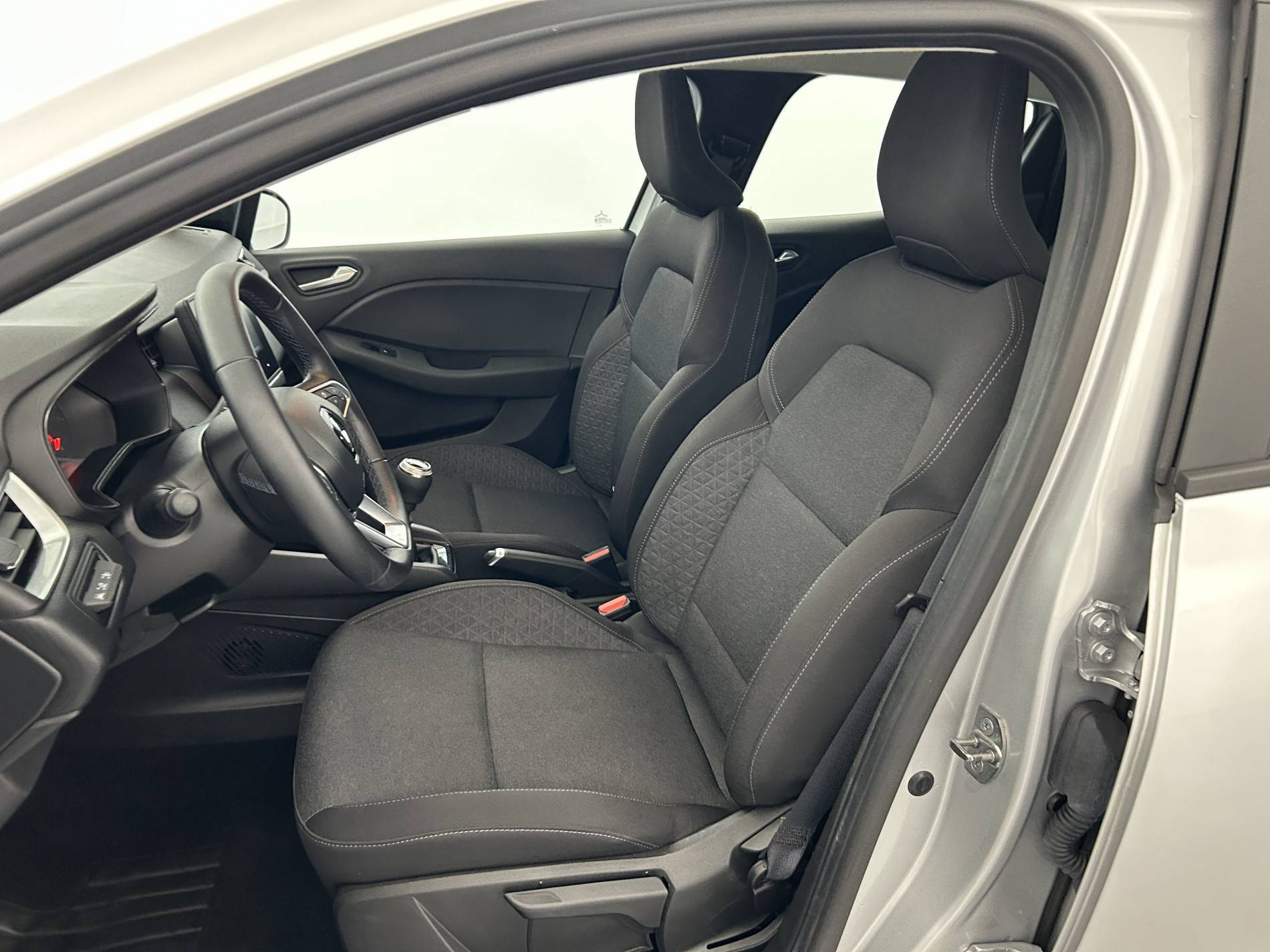 Vente en ligne Renault Clio 5 Clio TCe 90 au prix de 13 860 €