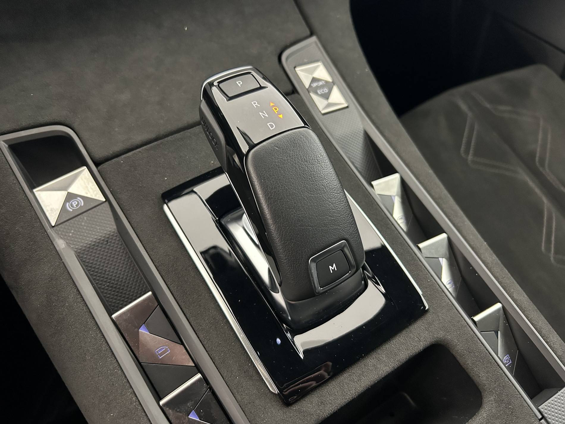 Vente en ligne Ds DS7 Crossback  BlueHDi 130 EAT8 au prix de 25 990 €