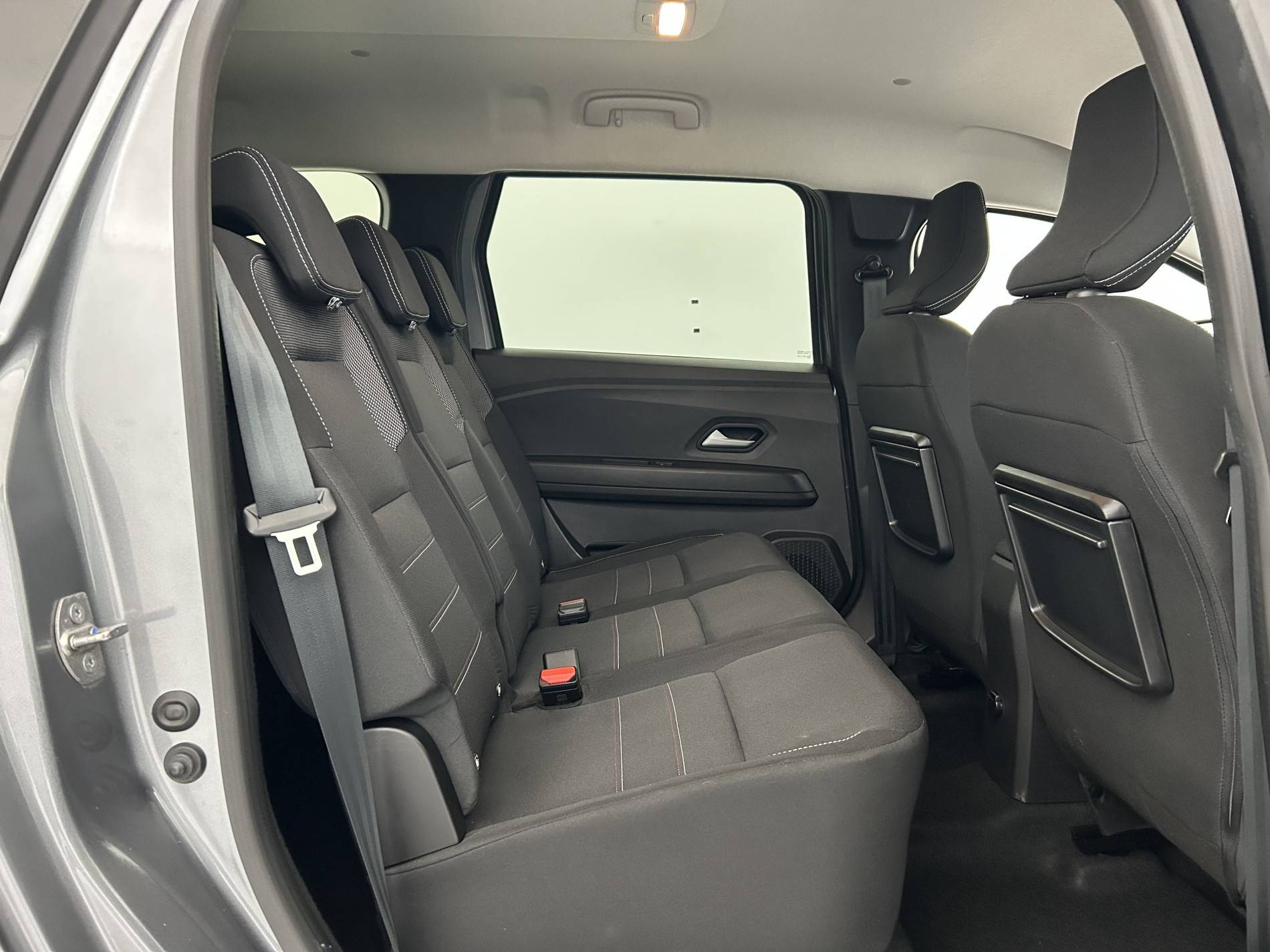 Vente en ligne Dacia Jogger  Hybrid 140 5 places au prix de 22 990 €