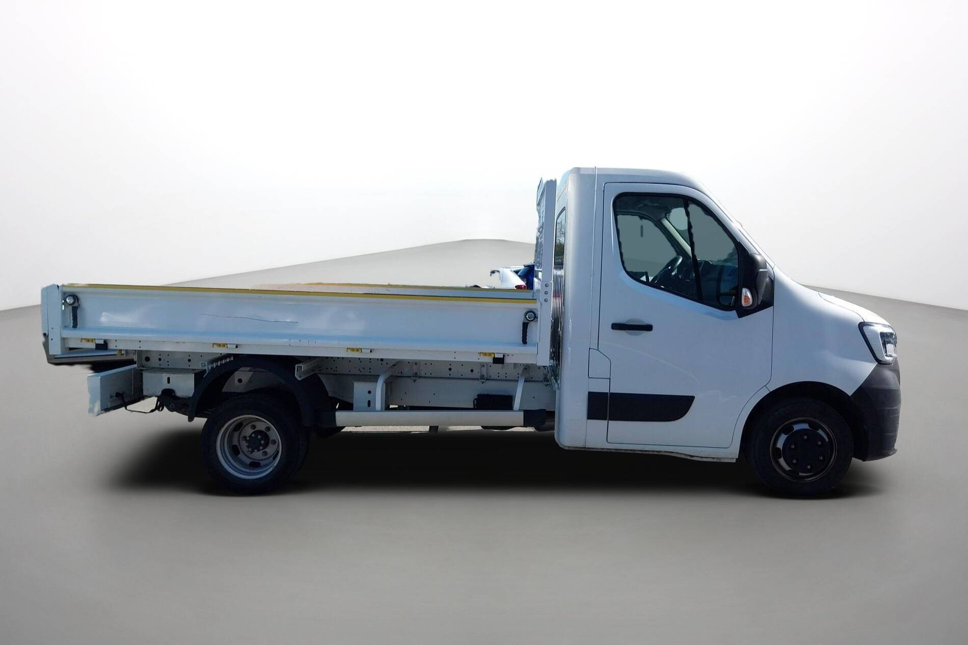 Vente en ligne Renault Master 3 Châssis Cabine MASTER CC PROP RJ3500 L2 PAFC BLUE DCI 130 EURO VI au prix de 32 990 €