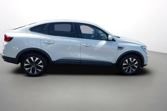 Vente en ligne Renault Arkana  E-Tech hybride 145 - 22 au prix de 21 990 €