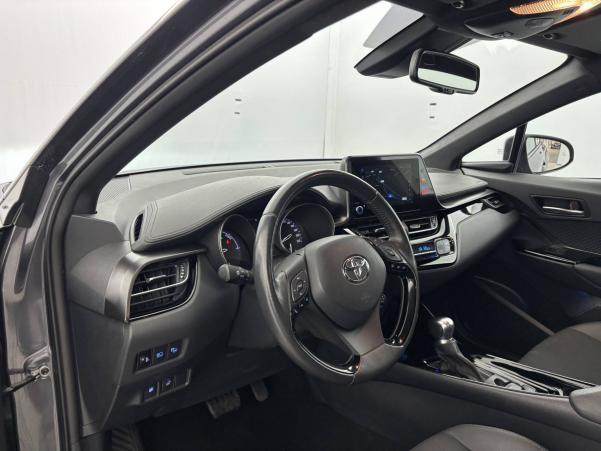 Vente en ligne Toyota C-HR C-HR Hybride 2.0L au prix de 22 990 €