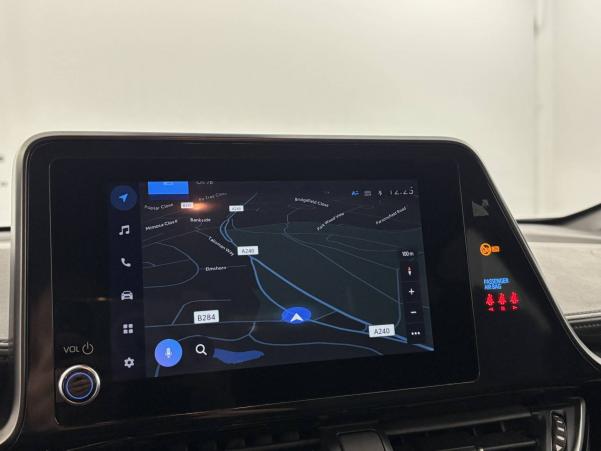 Vente en ligne Toyota C-HR C-HR Hybride 2.0L au prix de 22 990 €
