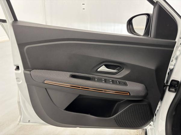 Vente en ligne Dacia Sandero  TCe 90 au prix de 15 990 €