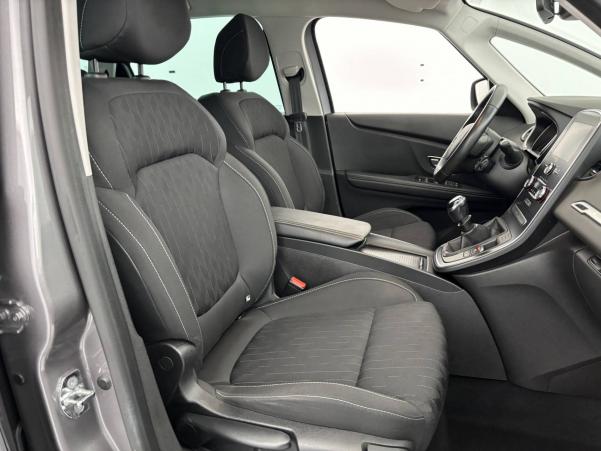 Vente en ligne Renault Scenic 4 Scenic Blue dCi 120 au prix de 16 490 €