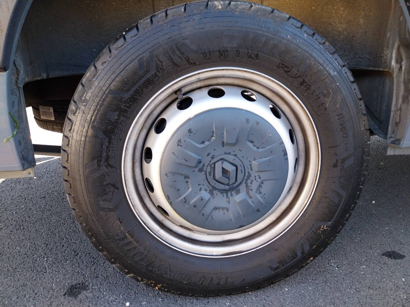 Vente en ligne Renault Master Fourgon MASTER FGN TRAC F3300 L2H2 BLUE DCI 150 au prix de 25 990 €