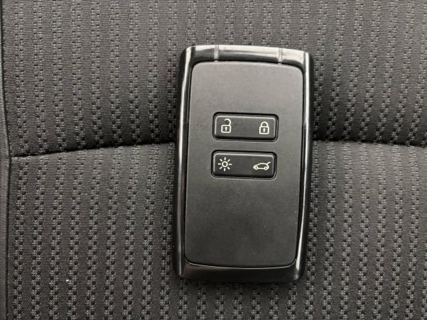 Vente en ligne Renault Megane 4 Mégane IV Berline Blue dCi 115 - 20 au prix de 18 490 €