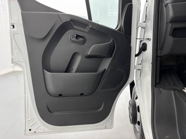 Vente en ligne Renault Master 3 Châssis Cabine RENAULT MASTER BENNE PROPULSION RJ 3T5 L2 DCI 130 au prix de 27 500 €