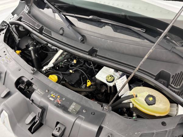 Vente en ligne Renault Master 3 Châssis Cabine RENAULT MASTER BENNE PROPULSION RJ 3T5 L2 DCI 130 au prix de 27 500 €