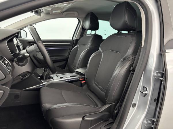 Vente en ligne Renault Megane 4 Mégane IV Berline Blue dCi 115 - 20 au prix de 18 490 €