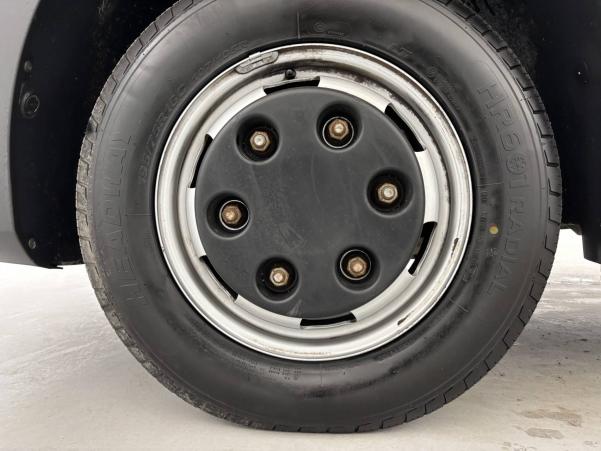 Vente en ligne Renault Master 3 Châssis Cabine RENAULT MASTER BENNE PROPULSION RJ 3T5 L2 DCI 130 au prix de 27 500 €