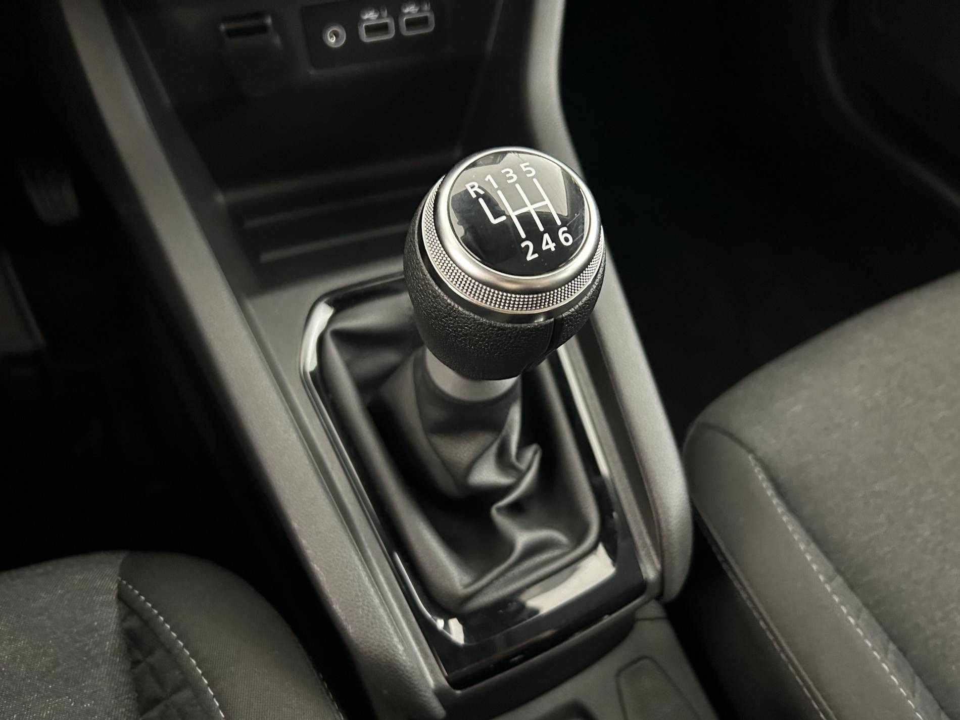 Vente en ligne Renault Clio 5 Clio TCe 90 au prix de 13 930 €