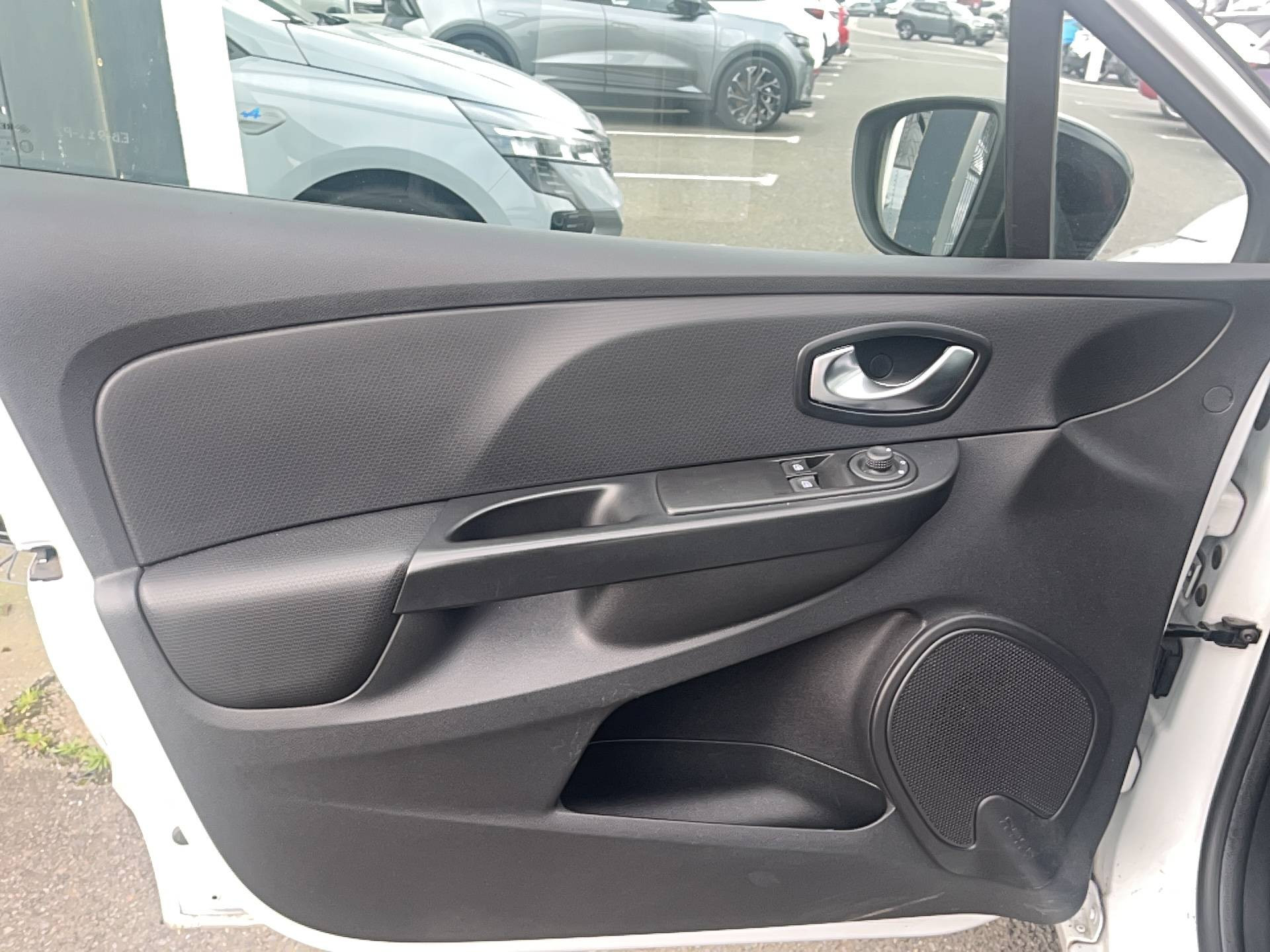 Vente en ligne Renault Clio 4  TCe 90 Energy au prix de 9 990 €