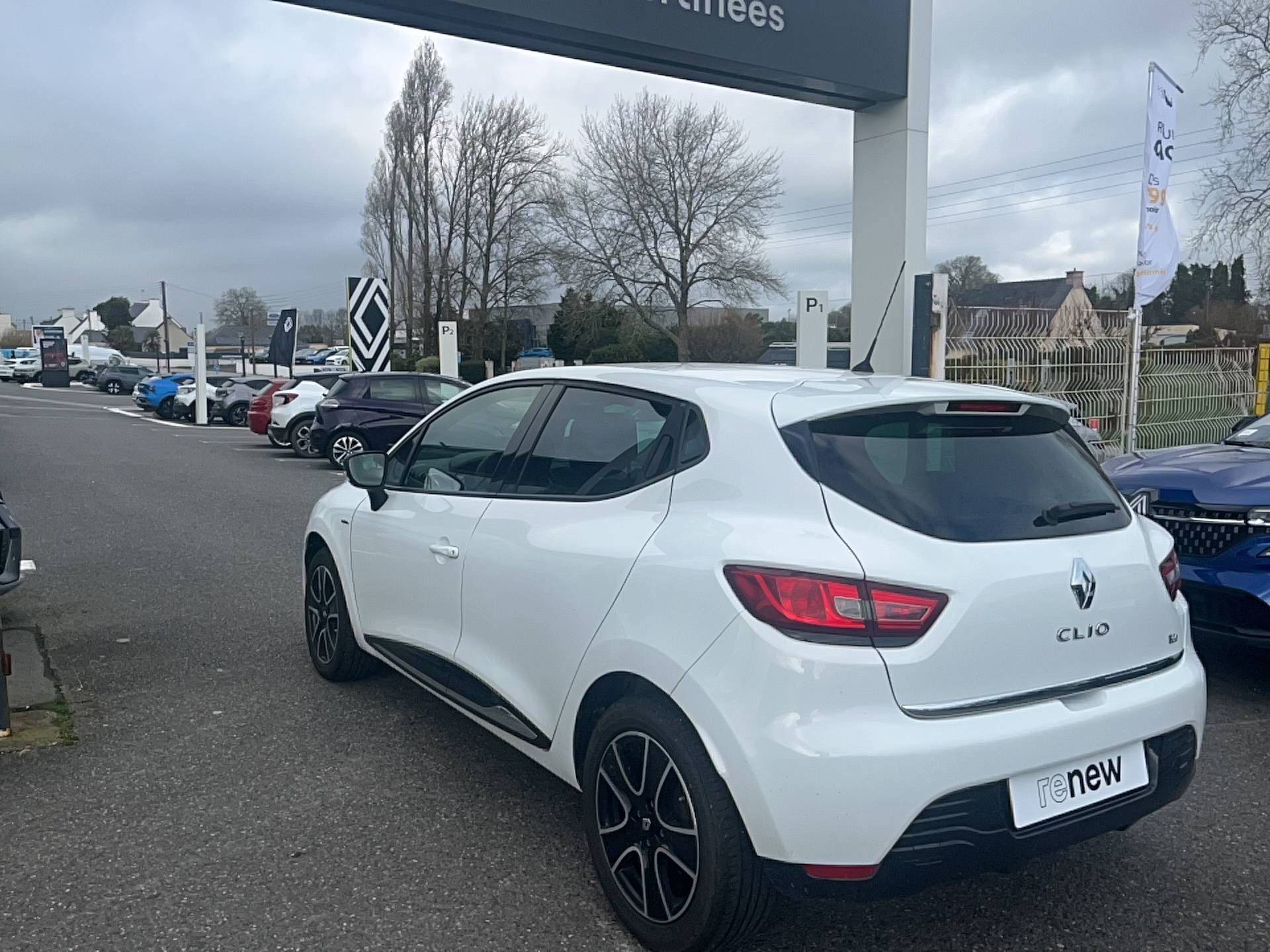 Vente en ligne Renault Clio 4  TCe 90 Energy au prix de 9 990 €