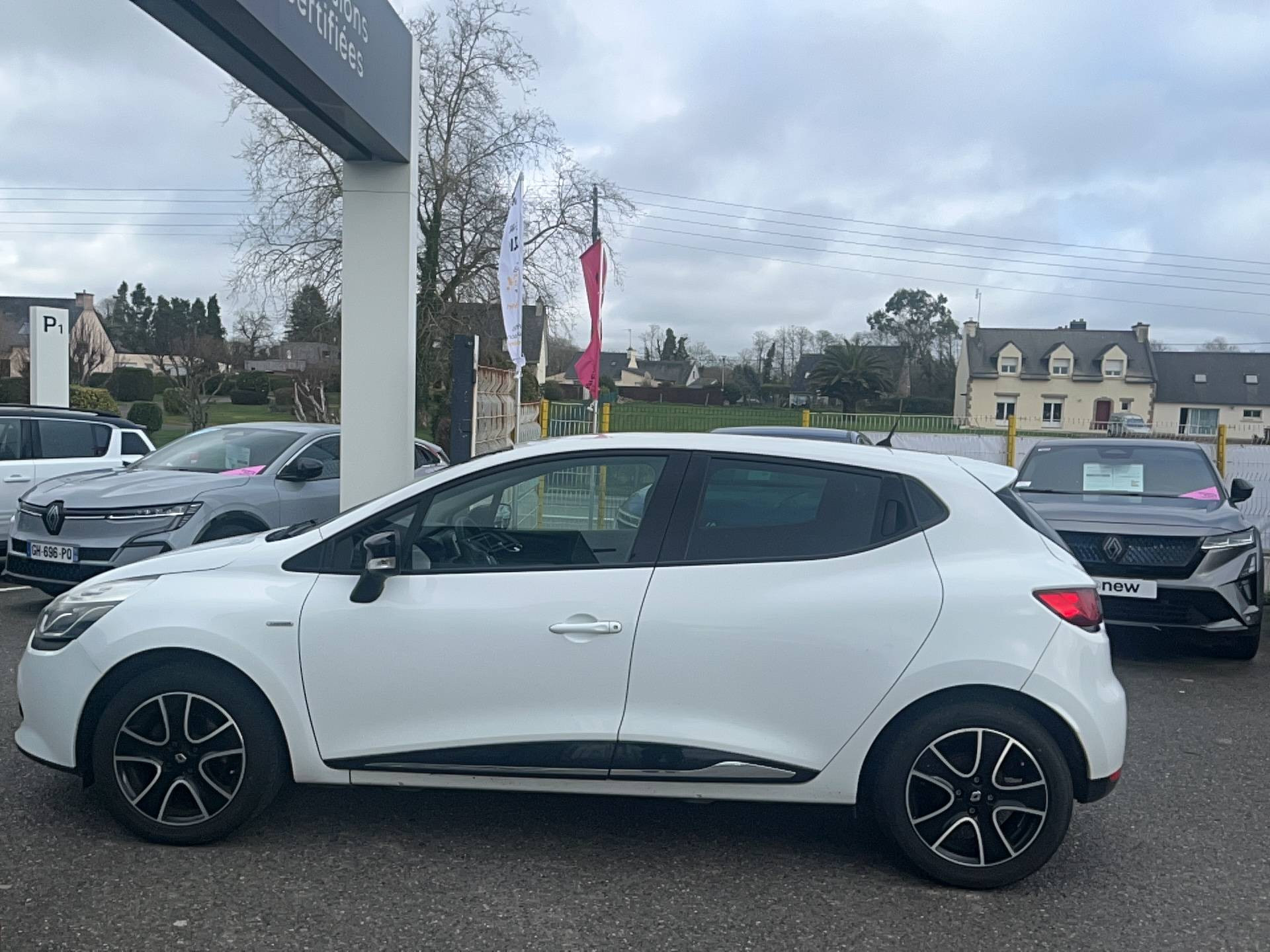 Vente en ligne Renault Clio 4  TCe 90 Energy au prix de 9 990 €