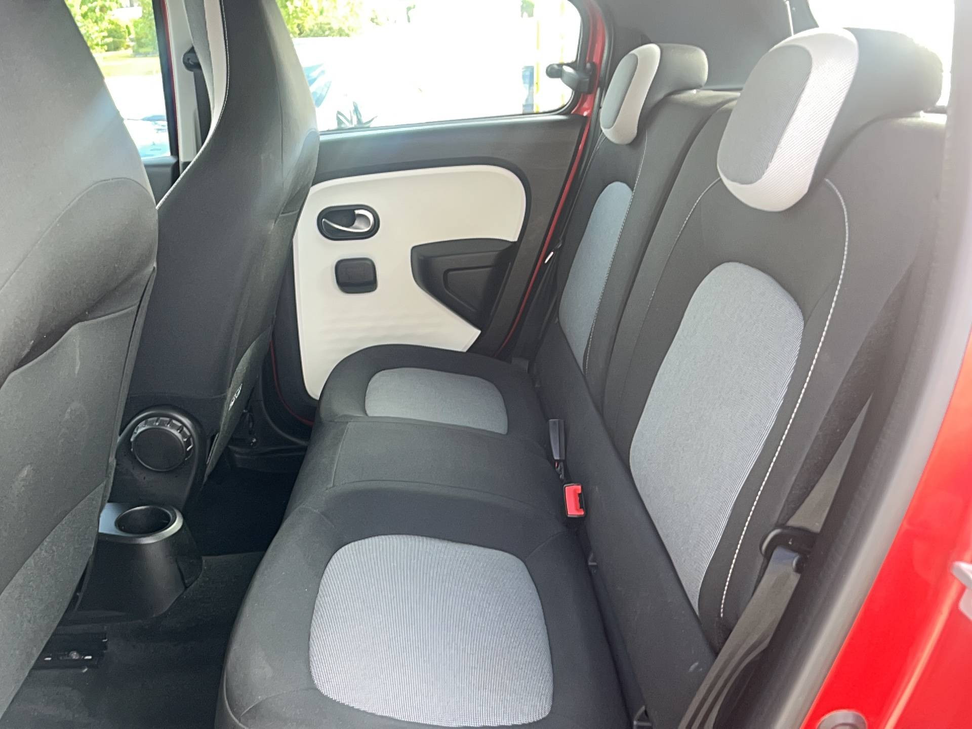 Vente en ligne Renault Twingo Electrique Twingo III E-Tech au prix de 10 990 €