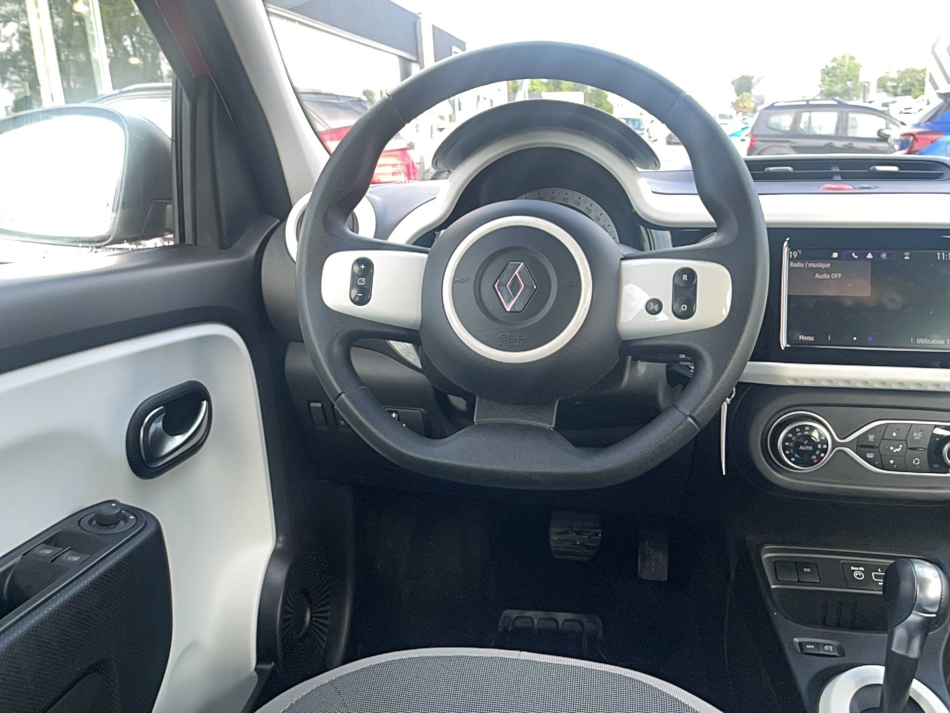 Vente en ligne Renault Twingo Electrique Twingo III E-Tech au prix de 10 990 €