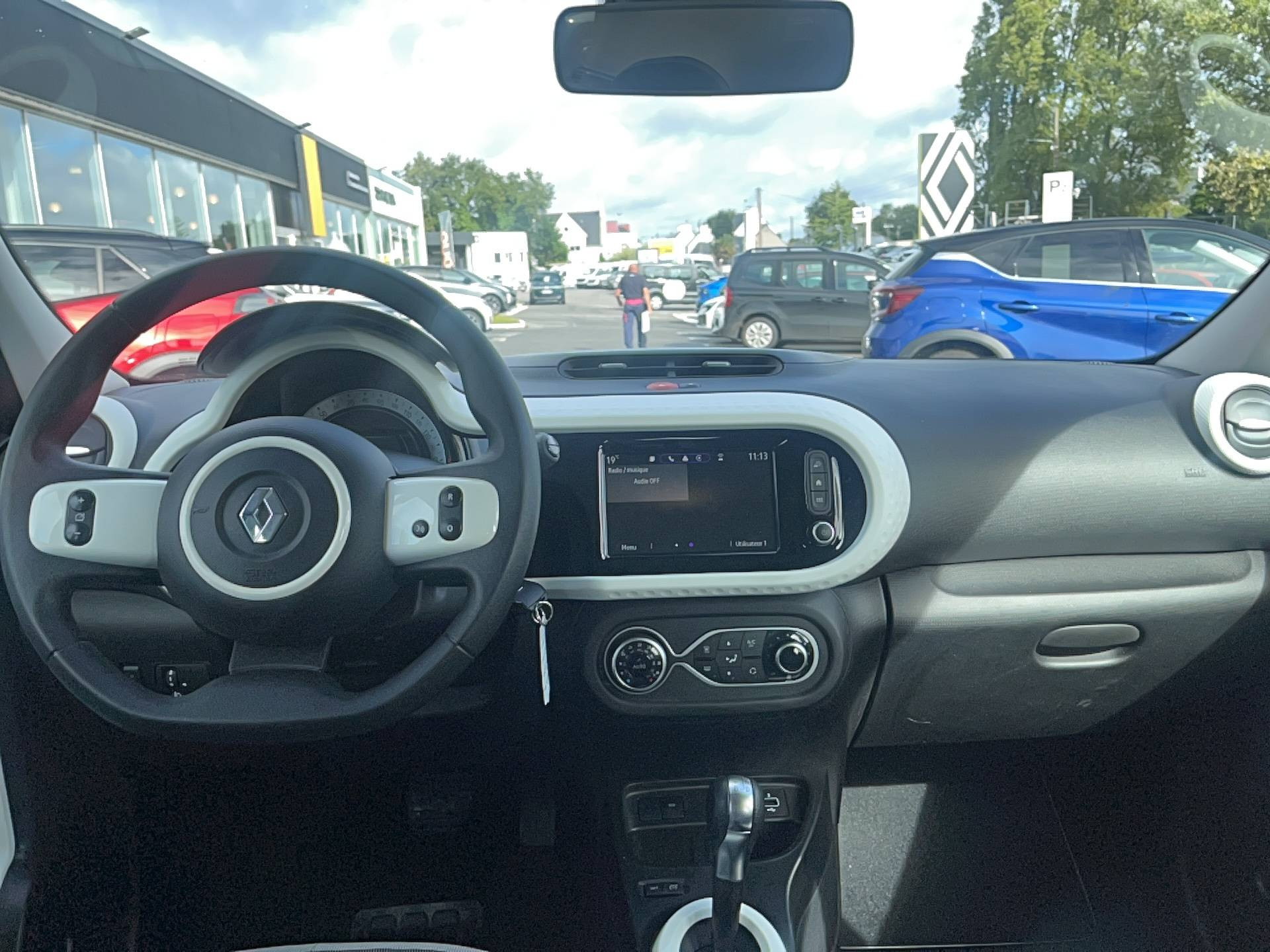 Vente en ligne Renault Twingo Electrique Twingo III E-Tech au prix de 10 990 €