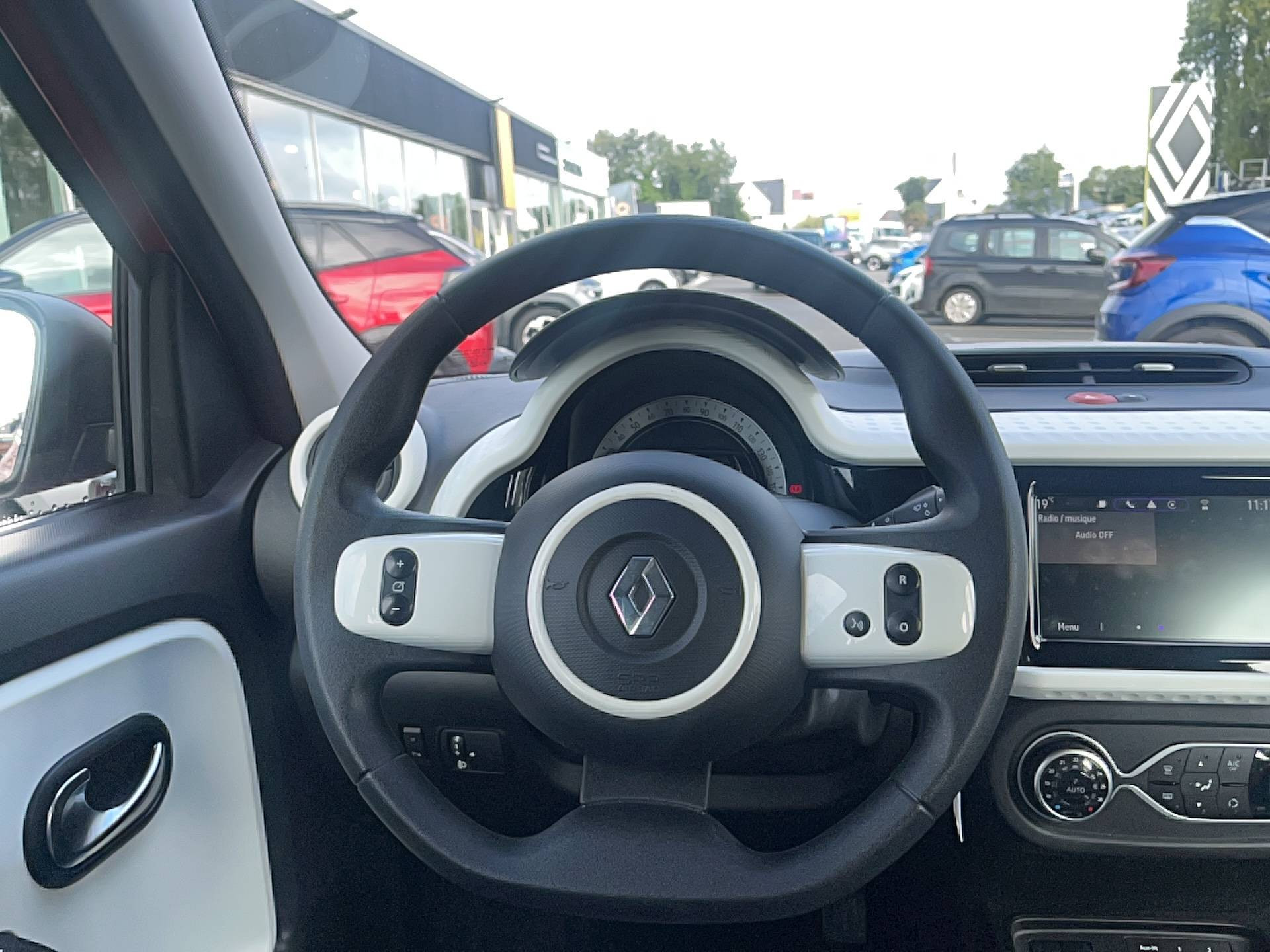 Vente en ligne Renault Twingo Electrique Twingo III E-Tech au prix de 10 990 €