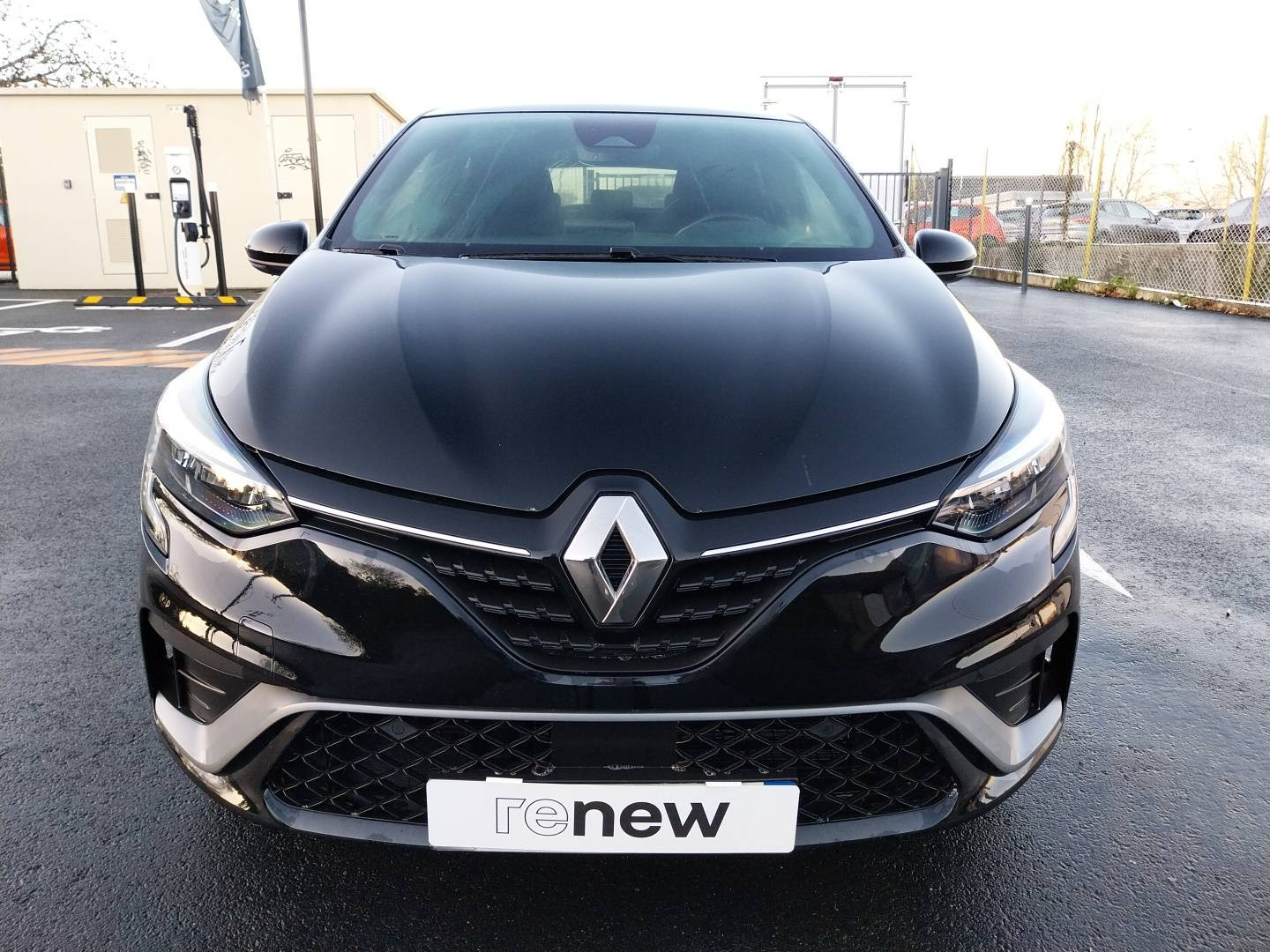 Vente en ligne Renault Clio 5 Clio TCe 140 - 21N au prix de 17 490 €