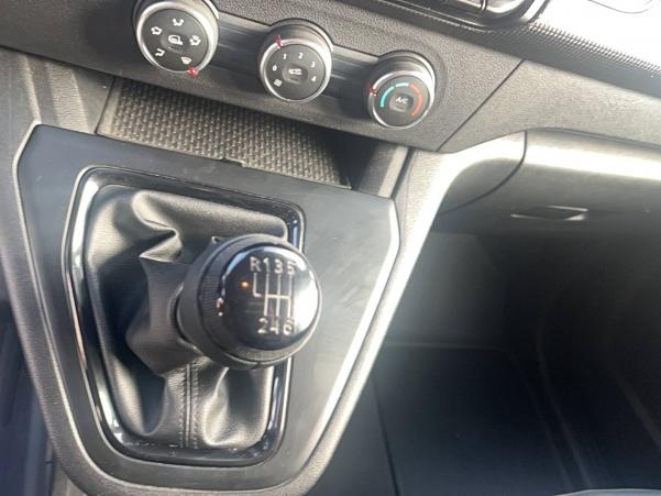 Vente en ligne Renault Kangoo Van  BLUE DCI 95 au prix de 21 490 €