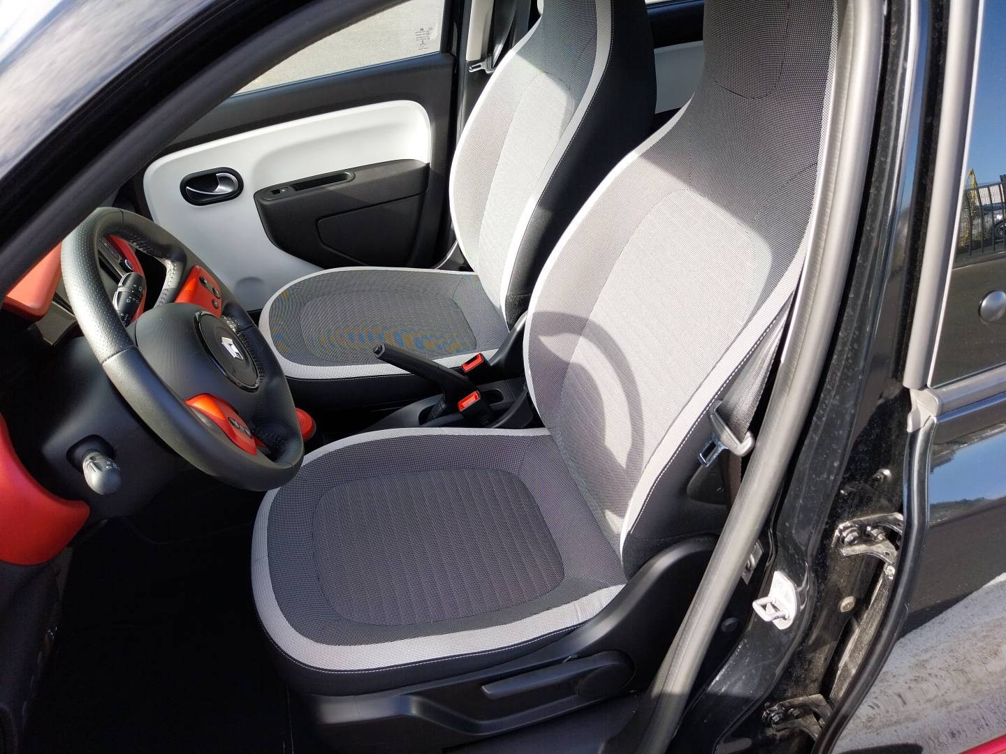 Vente en ligne Renault Twingo Electrique Twingo III E-Tech au prix de 10 790 €