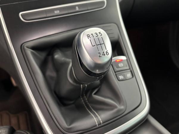 Vente en ligne Renault Scenic 4 Scenic TCe 140 FAP - 21 au prix de 18 900 €