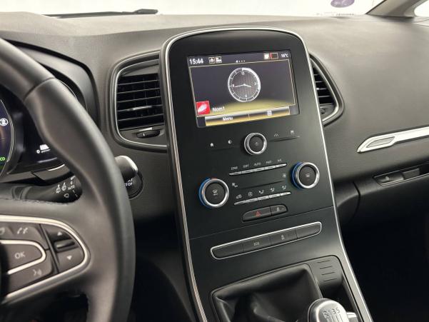 Vente en ligne Renault Scenic 4 Scenic TCe 140 FAP - 21 au prix de 18 900 €