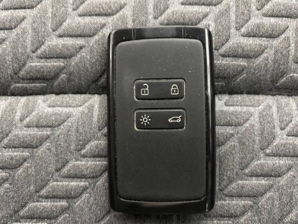 Vente en ligne Renault Scenic 4 Scenic TCe 140 FAP - 21 au prix de 18 900 €