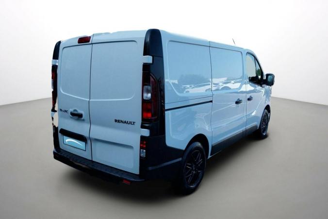 Vente en ligne Renault Trafic 3 Fourgon TRAFIC FGN L1H1 2800 KG BLUE DCI 130 au prix de 20 900 €