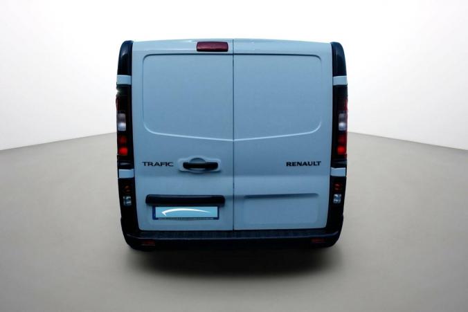 Vente en ligne Renault Trafic 3 Fourgon TRAFIC FGN L1H1 2800 KG BLUE DCI 130 au prix de 20 900 €
