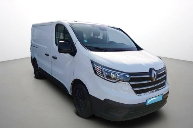 Vente en ligne Renault Trafic 3 Fourgon TRAFIC FGN L1H1 2800 KG BLUE DCI 130 au prix de 20 900 €