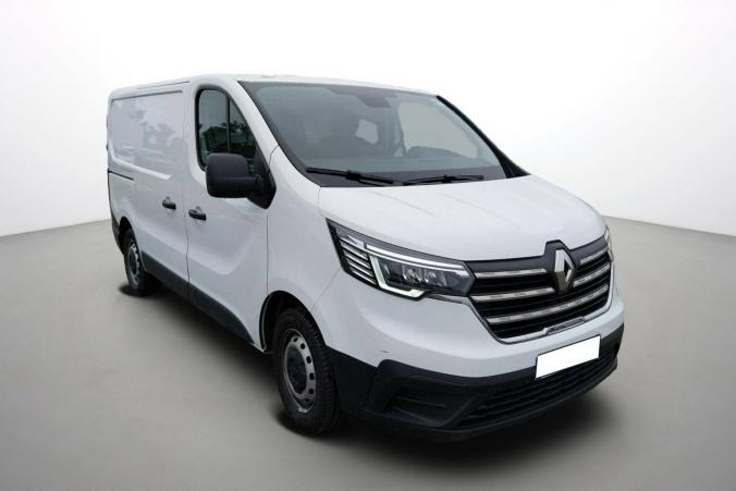 Vente en ligne Renault Trafic 3 Fourgon TRAFIC FGN L1H1 3000 KG BLUE DCI 130 au prix de 26 900 €