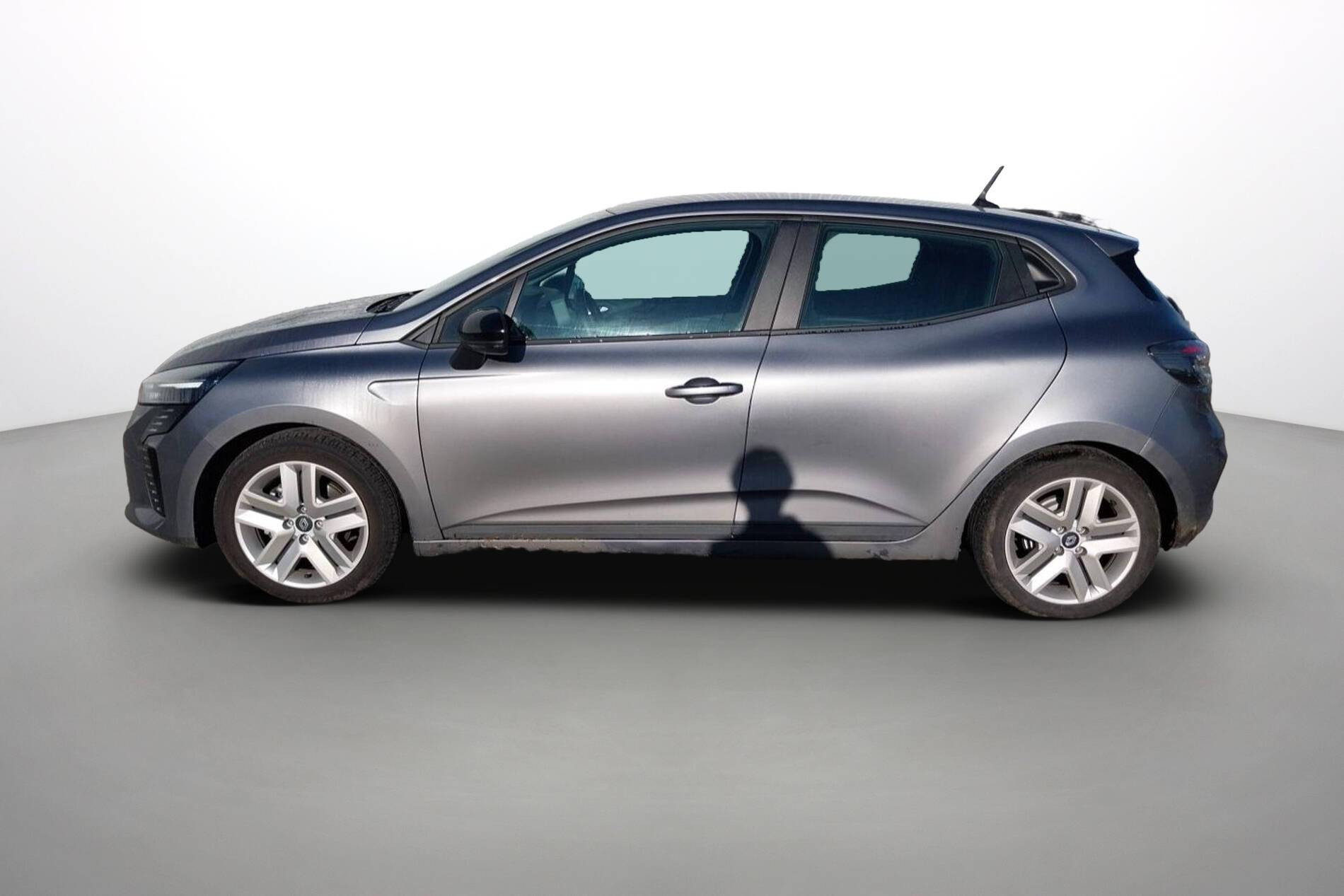 Vente en ligne Renault Clio 5 Clio E-Tech full hybrid 145 au prix de 18 640 €