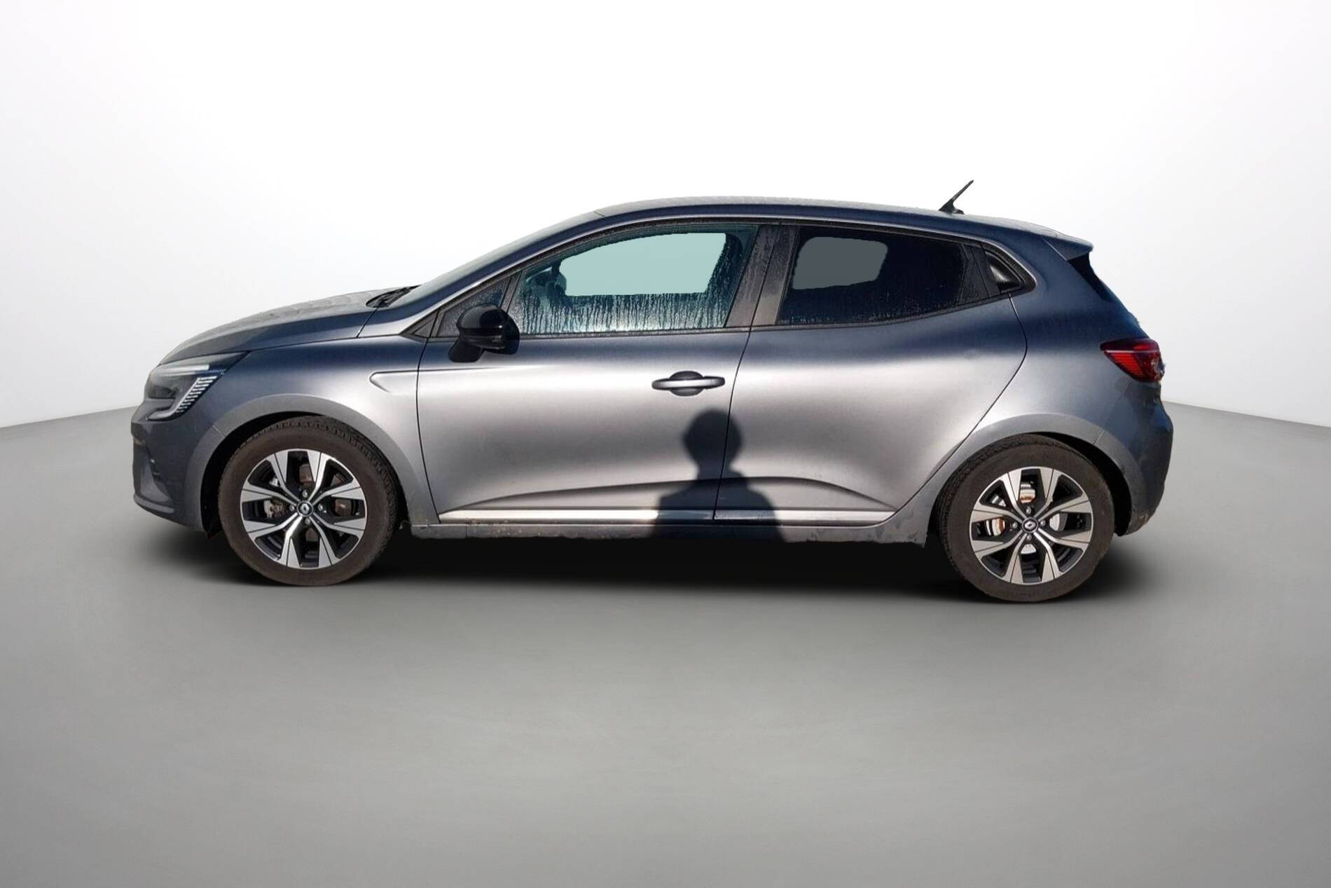 Vente en ligne Renault Clio 5 Clio E-Tech full hybrid 145 au prix de 17 390 €