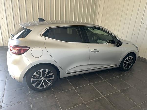 Vente en ligne Renault Clio 5 Clio E-Tech full hybrid 145 au prix de 20 300 €