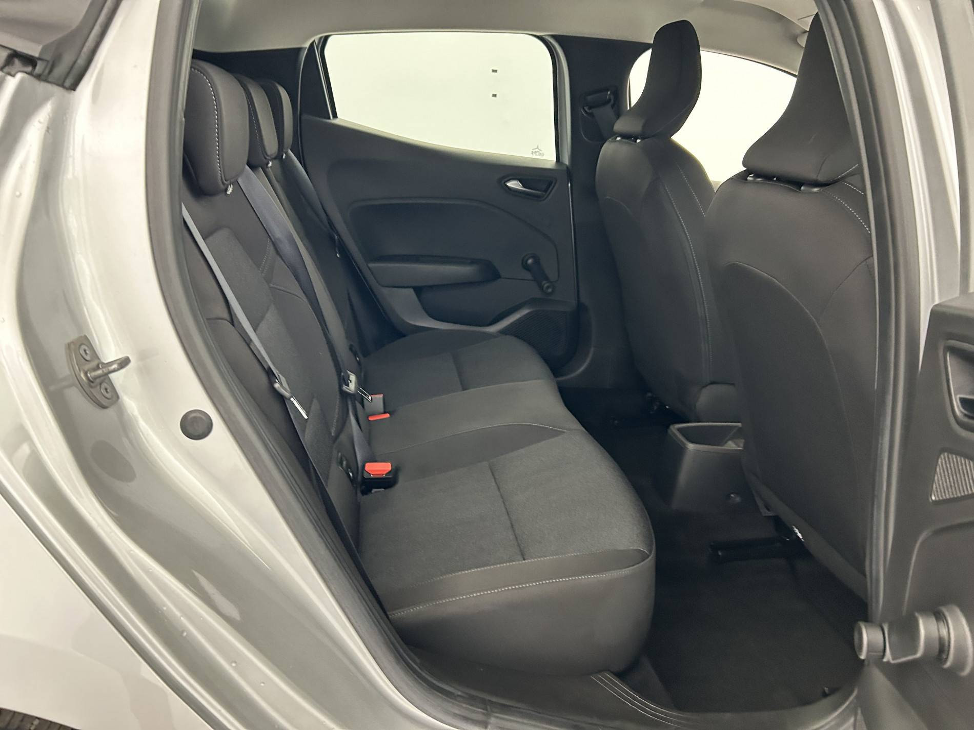 Vente en ligne Renault Clio 5 Clio TCe 90 au prix de 13 790 €