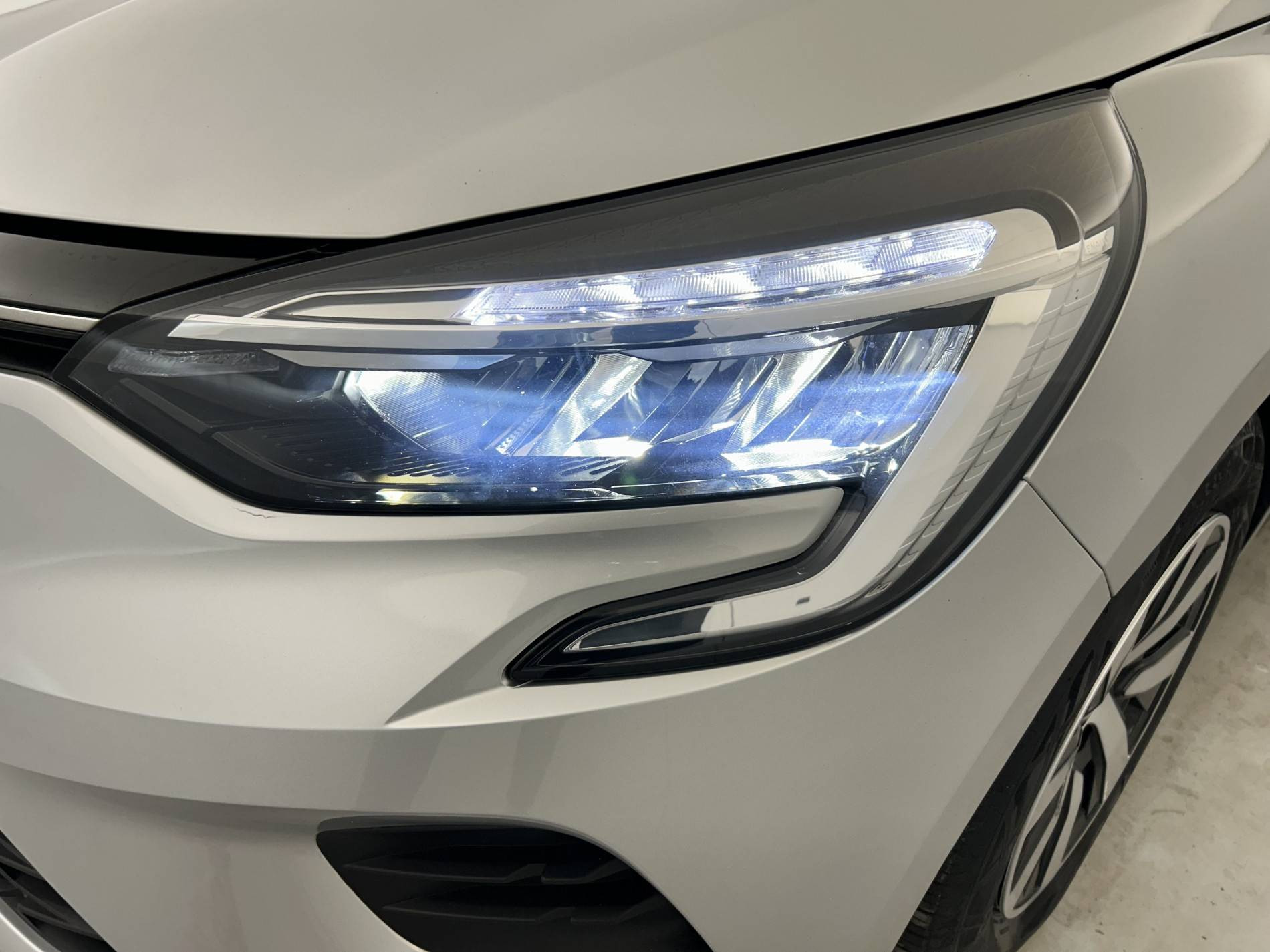 Vente en ligne Renault Clio 5 Clio TCe 90 au prix de 13 790 €