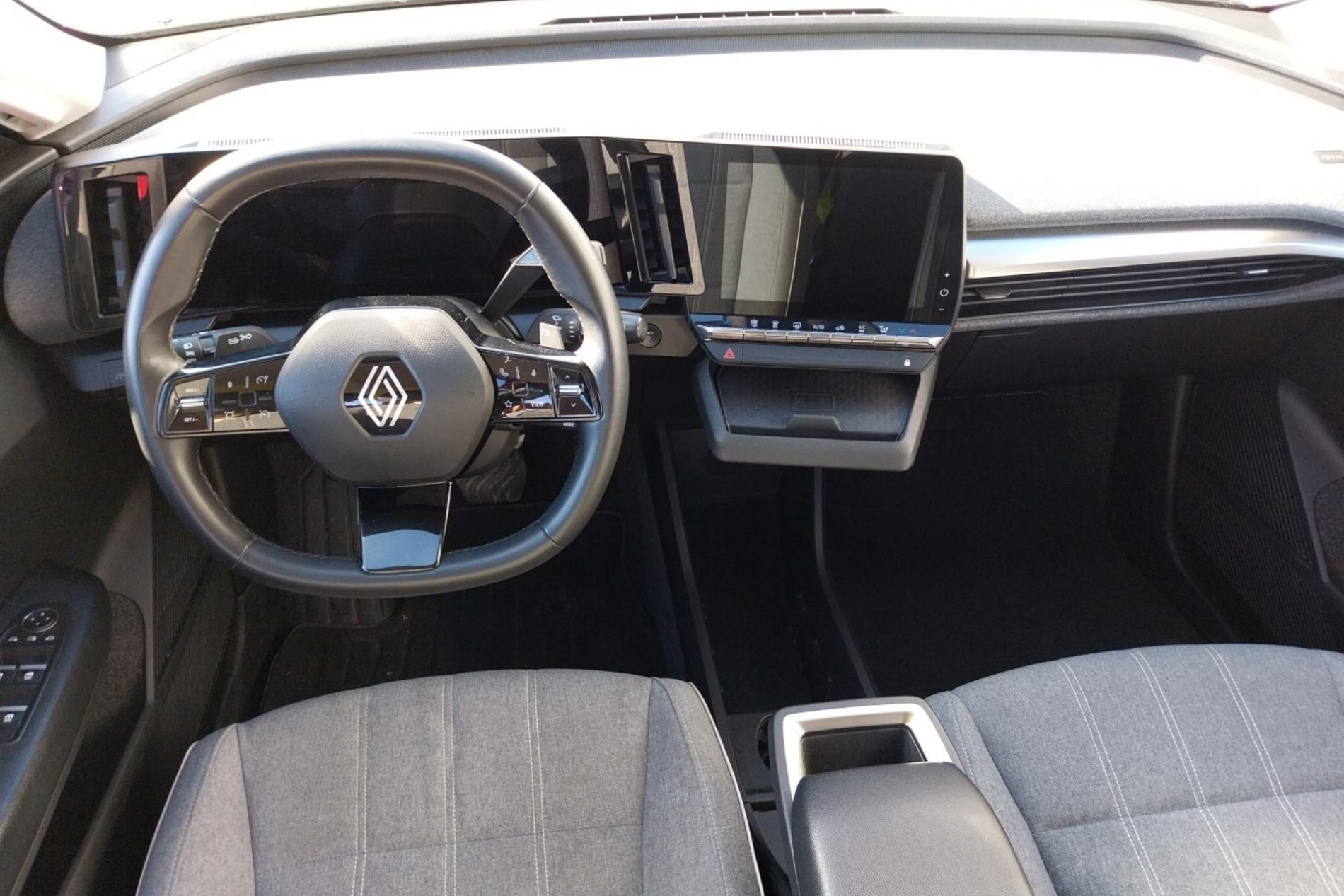 Vente en ligne Renault Megane E-Tech  EV40 130ch standard charge au prix de 17 900 €