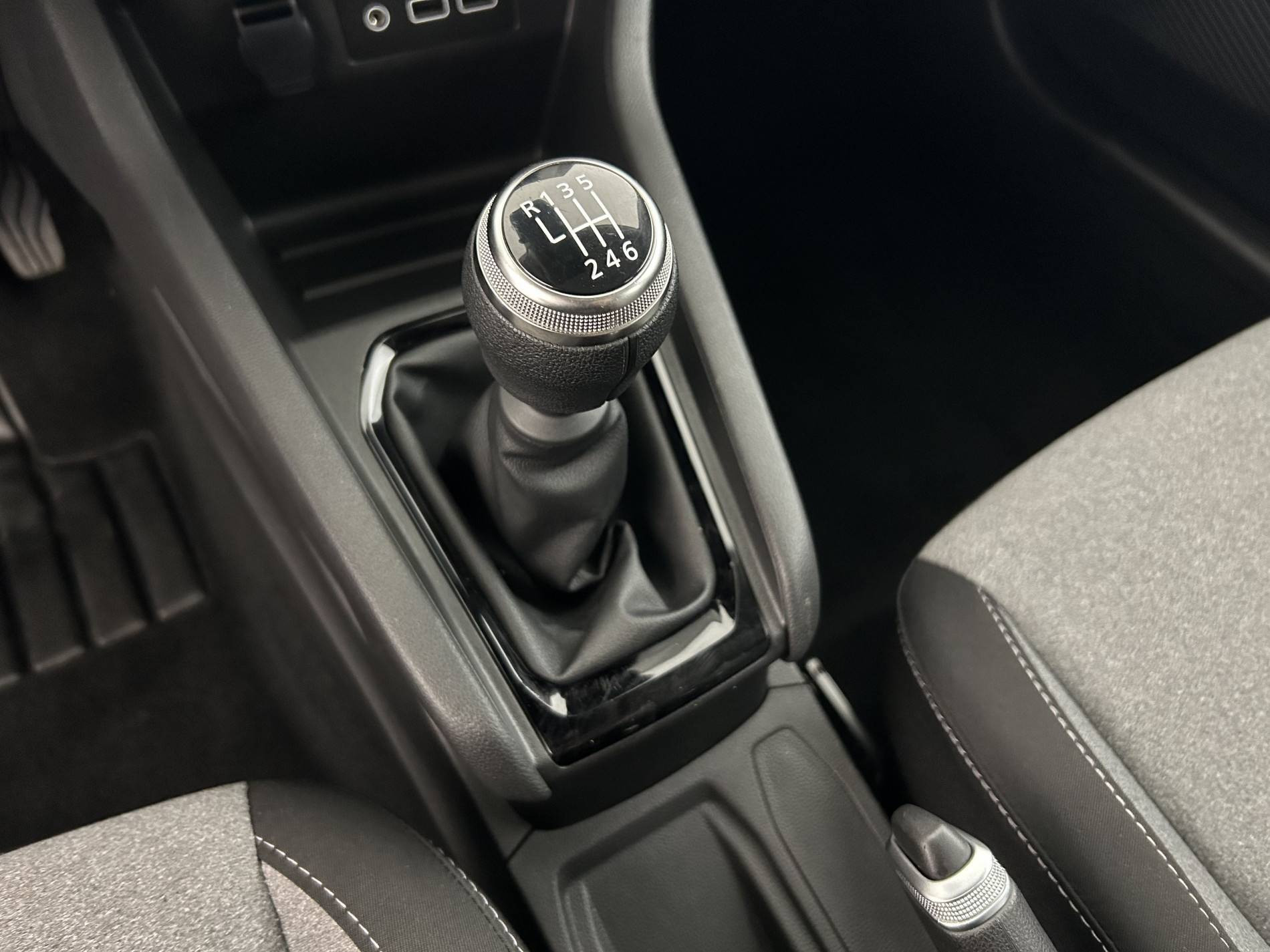 Vente en ligne Renault Clio 5 Clio TCe 90 au prix de 15 790 €